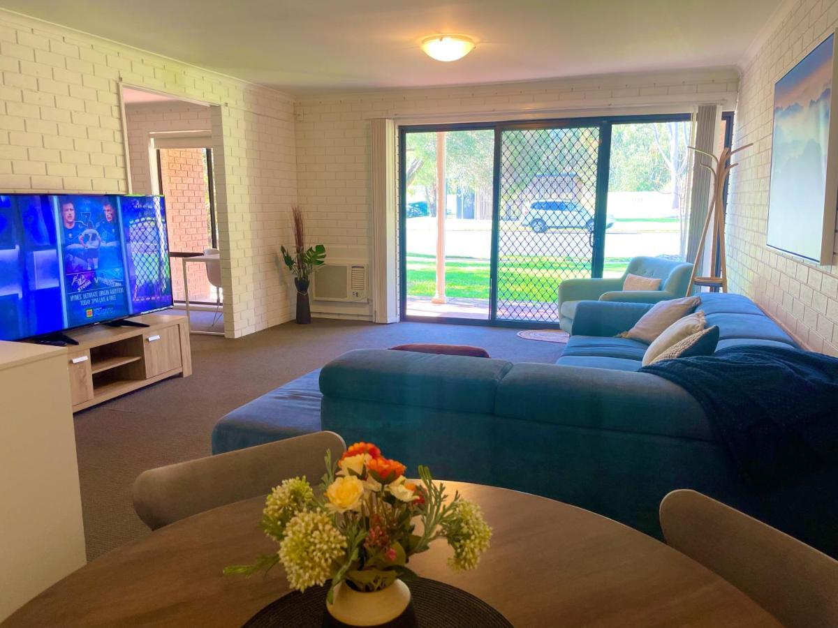 “Riverbank Retreat” Central Unit On The River Wagga Wagga Exterior foto